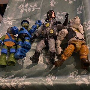 Dynamic Heroes Action Figure Set